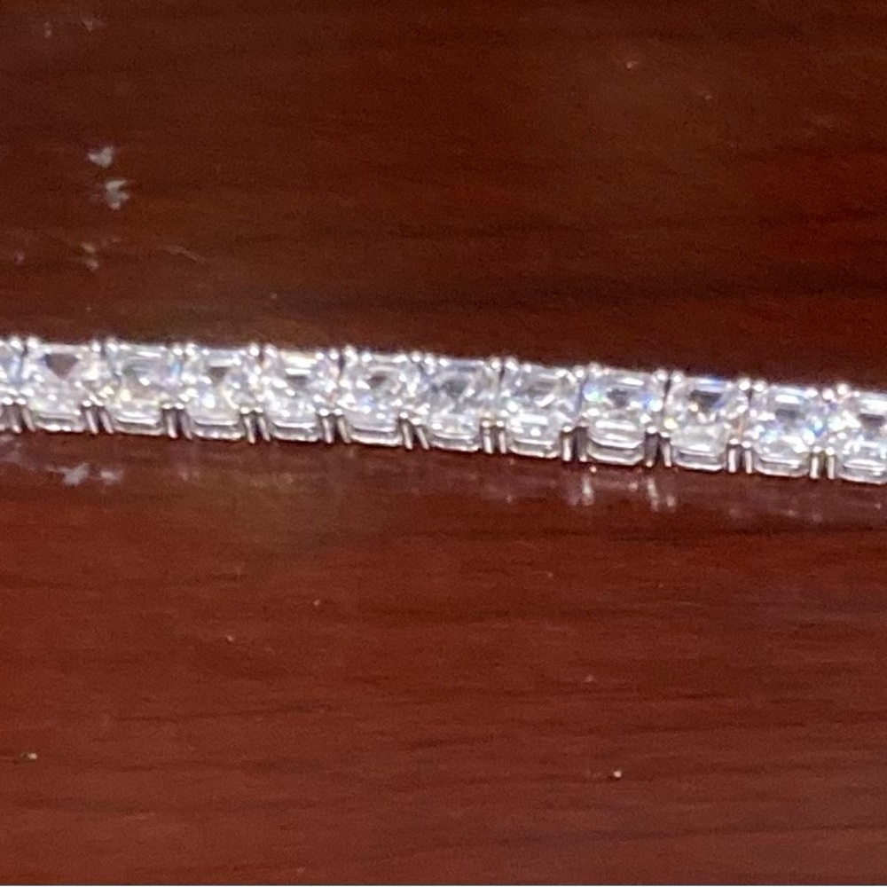 Elegant 925 Sterling Silver Tennis Bracelet - Picture 3 of 8